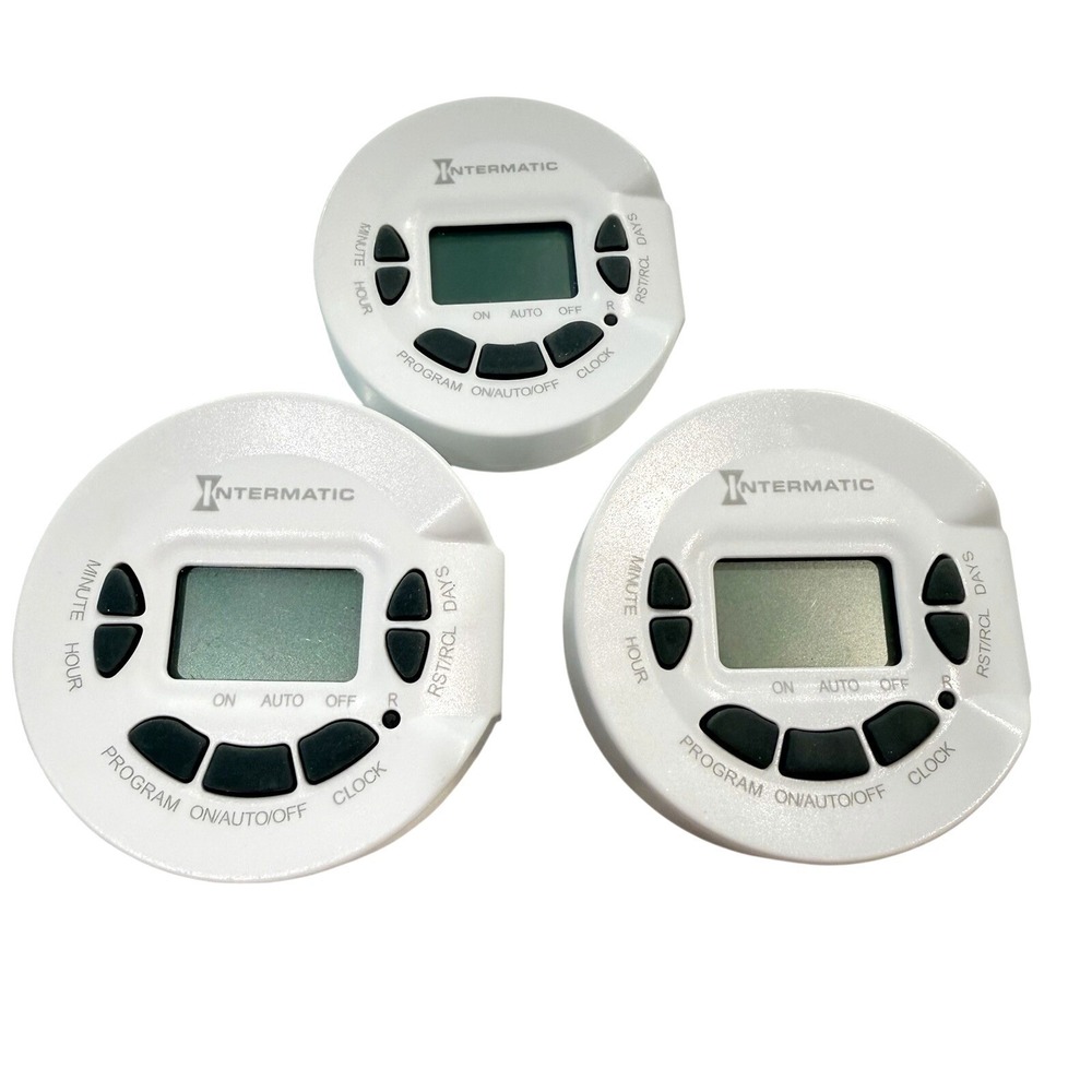 Lot of 3 Intermatic Digital Lamp Light Timer Outlet DT300 Digital Timer‎